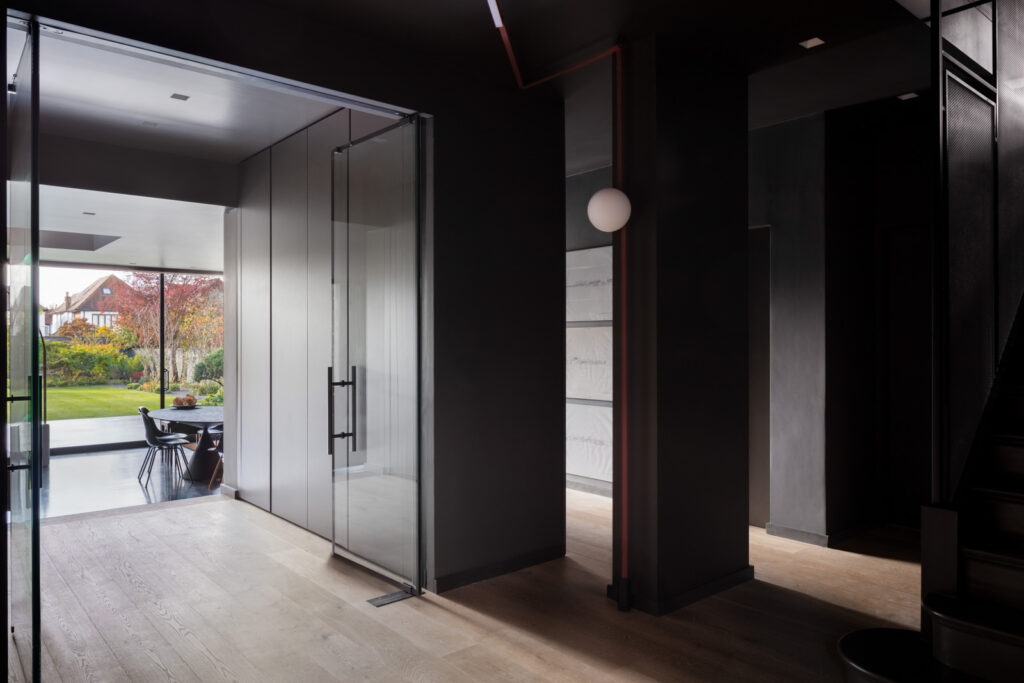 Comprehensive renovation of a family house in Milverton, London